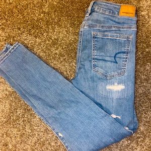 American Eagle Distressed Skinny Jeans Size 6